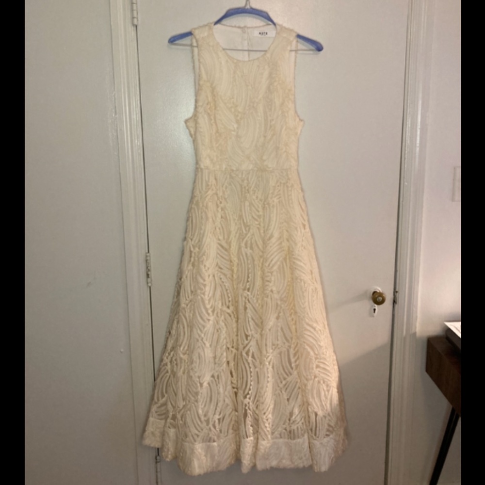 ASTR the Label Lillemor 3D Textured Midi Dress